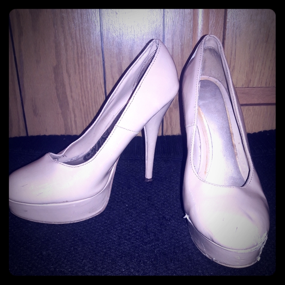 Nude heels size 8